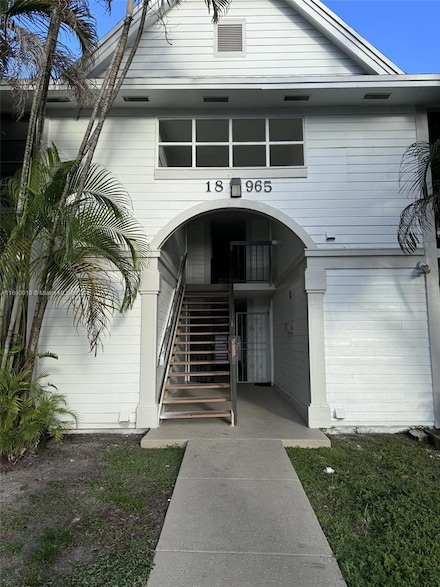 18965 NW 62nd Ave Unit 105, Hialeah, FL 33015