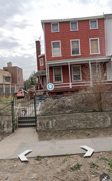 906 27th Ave, Astoria, NY 11102