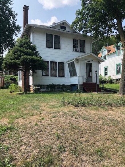 422 Main St, Columbus Junction, IA 52738