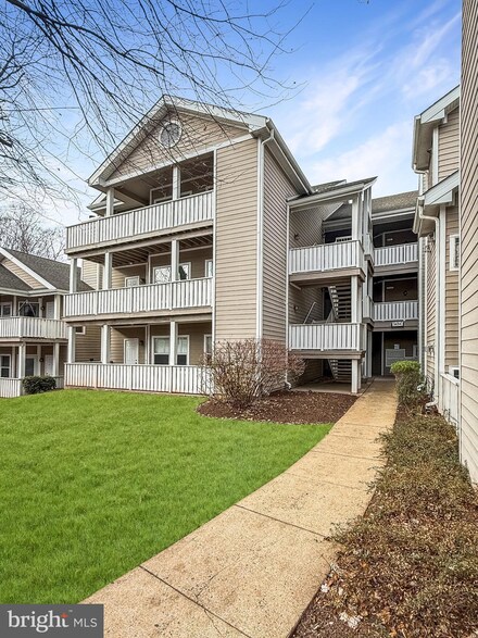 14314 Climbing Rose Way Unit 103, Centreville, VA 20121