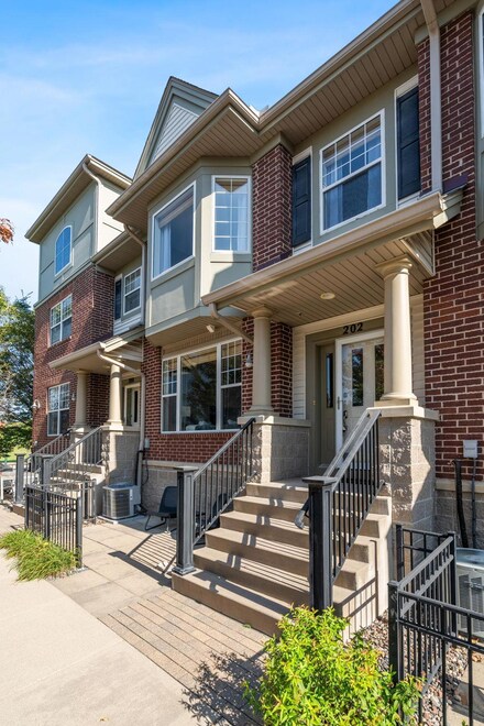 11343 Stratton Ave Unit 202, Eden Prairie, MN 55344