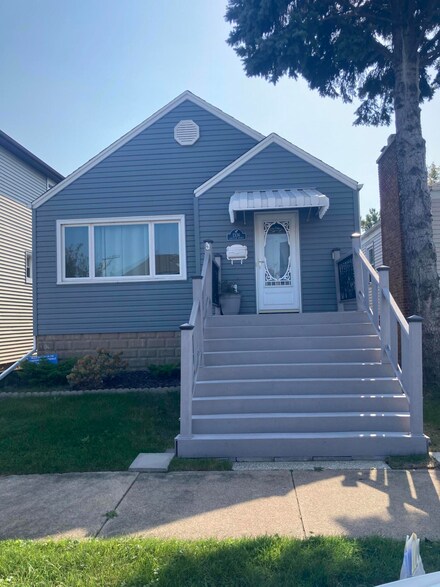 1336 Lakeview Ave, Whiting, IN 46394