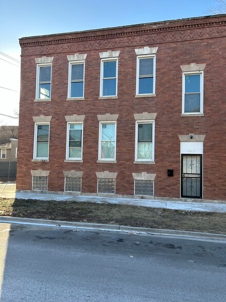 4317 W 13th St, Chicago, IL 60623