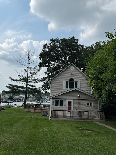 1809 N Woodlawn Park Ave, McHenry, IL 60051