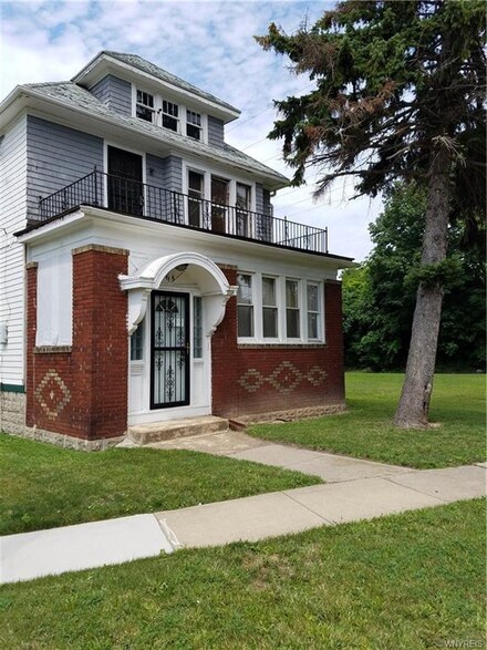 68 Moeller St, Buffalo, NY 14211