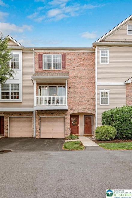 6780 Pioneer Dr Unit 10DR, MacUngie, PA 18062
