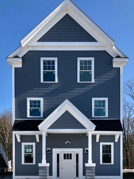 36 Landmark Hill Ln Unit 4, Kittery, ME 03904
