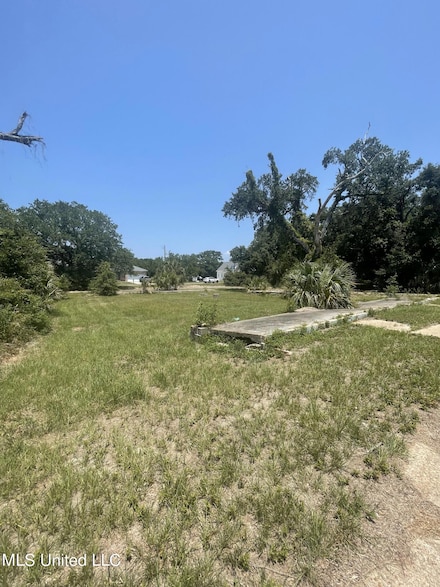 210 Texas Ave, Gulfport, MS 39507
