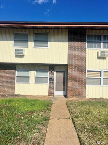 7262 Hazelcrest Dr Unit 475, Hazelwood, MO 63042