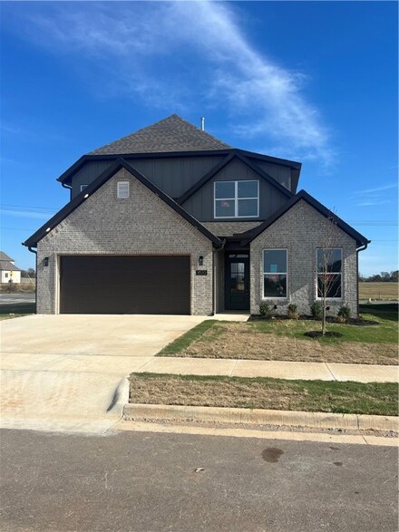 1860 Momi St, Centerton, AR 72719