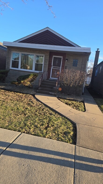 2023 W 82nd Place, Chicago, IL 60620