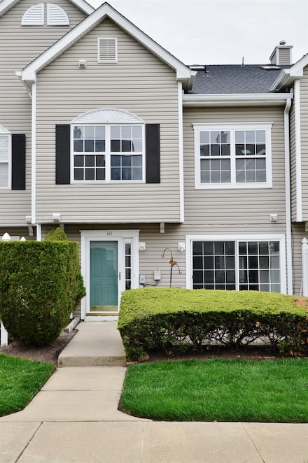 111 Watson Ct, Howell, NJ 07731