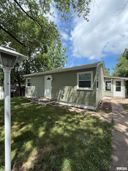 1614 W 15th St, Davenport, IA 52804