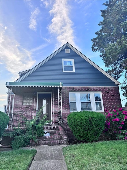 23319 118th Ave, Cambria Heights, NY 11411