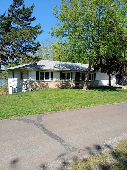 350 Lakeshore Dr, Alma, KS 66401