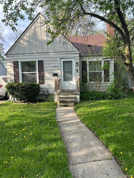 20301 Kenosha St, Harper Woods, MI 48225