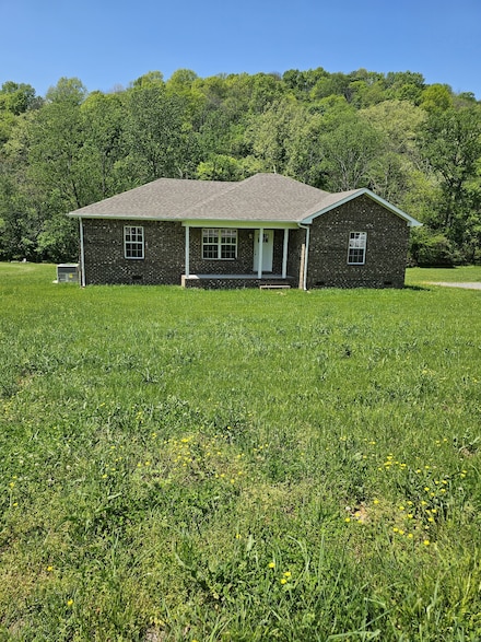 4020 Hartsville Rd, Lafayette, TN 37083