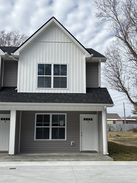 905 Center Rd Unit C, Clarksville, TN 37042