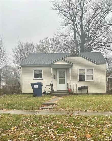 1923 N Church St, Decatur, IL 62526