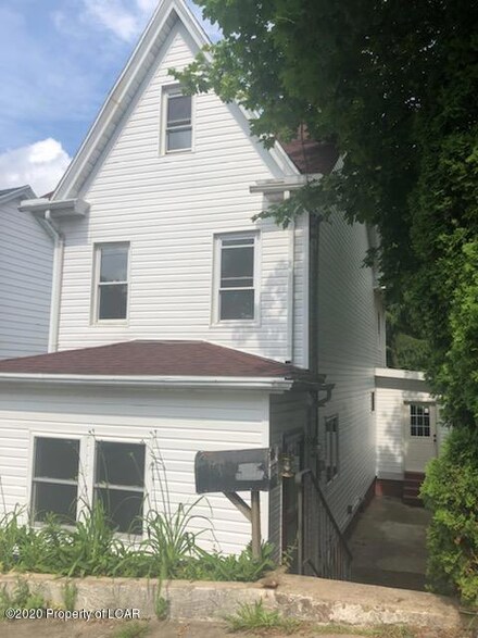 783 Seybert St, Hazleton, PA 18201