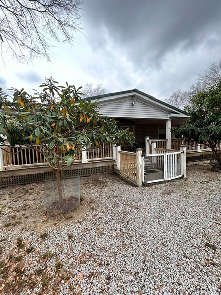 367 Gatlin St, Vance, SC 29163