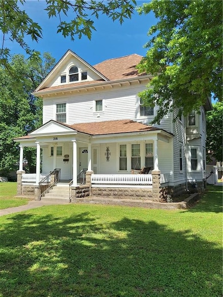 216 S Highland Ave, Chanute, KS 66720