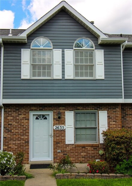 2635 Hawthorne Dr, Oakdale, PA 15071