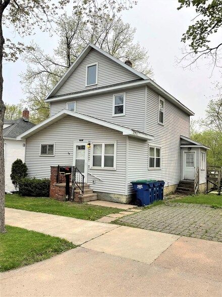 121 N 5th Ave, Wausau, WI 54401