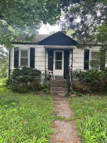 357 Plaza Ave, Saint Louis, MO 63135