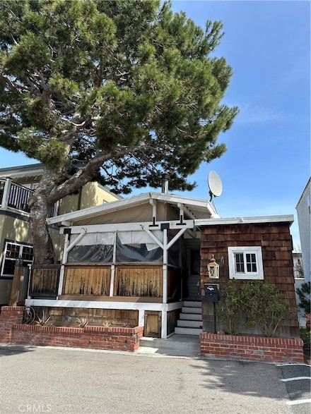 27 Welcome Ln, Seal Beach, CA 90740
