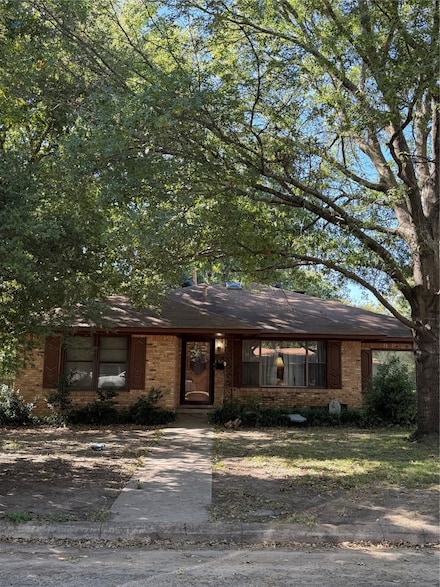 509 N Chestnut St, Gainesville, TX 76240