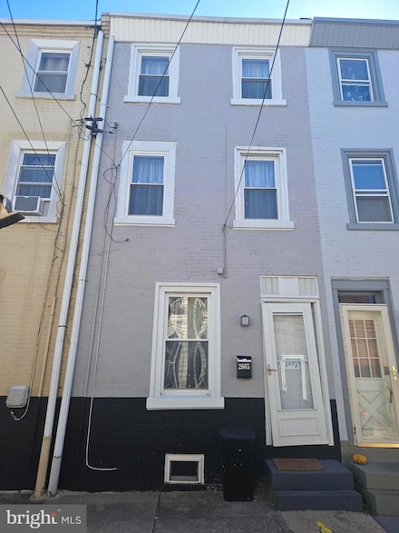2665 Webb St, Philadelphia, PA 19125
