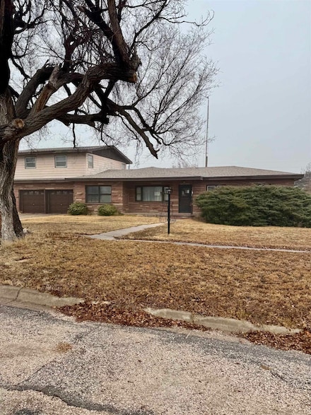 216 S Poplar St, Minneola, KS 67865