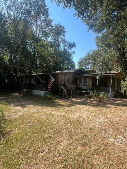 276 Woodson Landing Rd, Deville, LA 71328