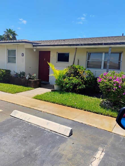 2864 Ashley Dr E Unit E, West Palm Beach, FL 33415