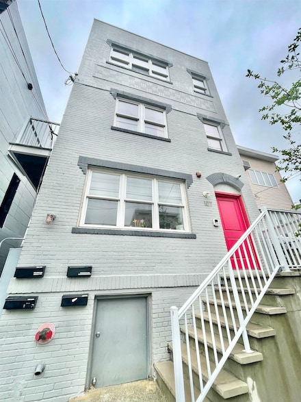 107 Laidlaw Ave Unit 2, Jersey City, NJ 07306
