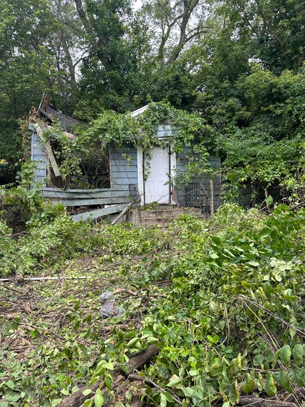834 Martin Luther King Dr, Gary, IN 46402