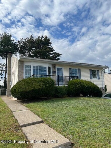 110 Park Dr, Scranton, PA 18505