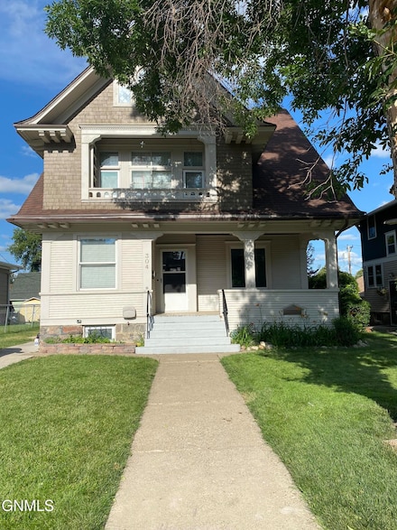 304 6th Ave NW, Mandan, ND 58554