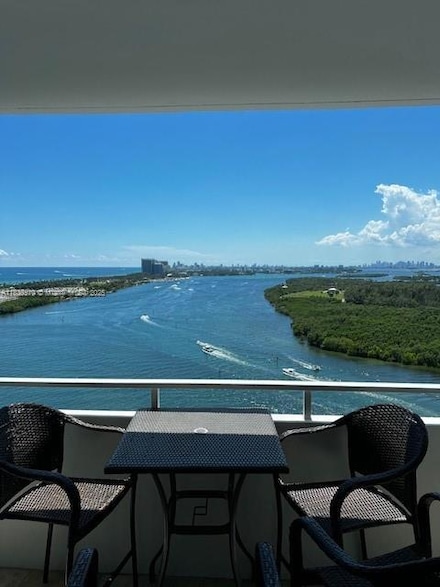500 Bayview Dr Unit PH18, Sunny Isles Beach, FL 33160