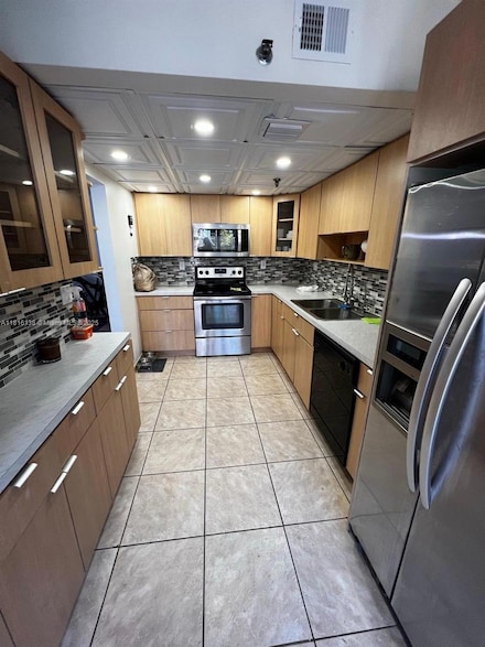 17890 W Dixie Hwy 421 Hwy Unit 421, North Miami Beach, FL 33160