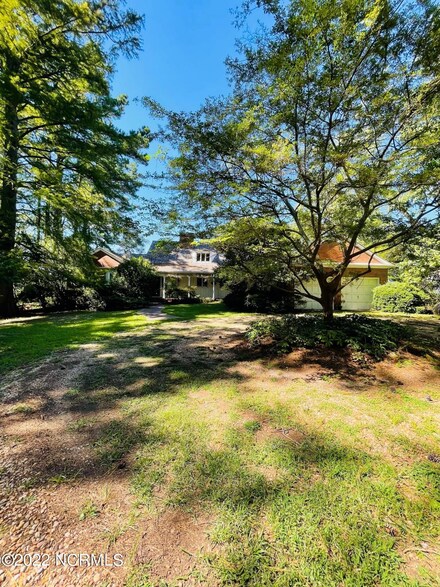 1808 Rivershore Rd, Elizabeth City, NC 27909