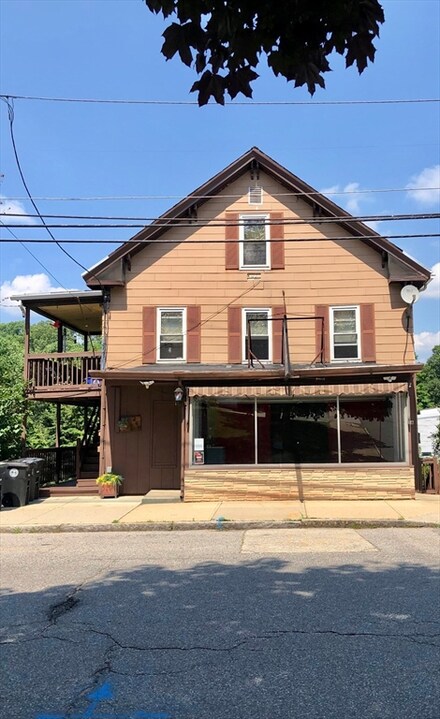 238 Hamilton St, Southbridge, MA 01550