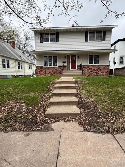791 Cottage Ave E, Saint Paul, MN 55106