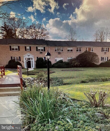 420 N Wayne Ave Unit 8, Wayne, PA 19087