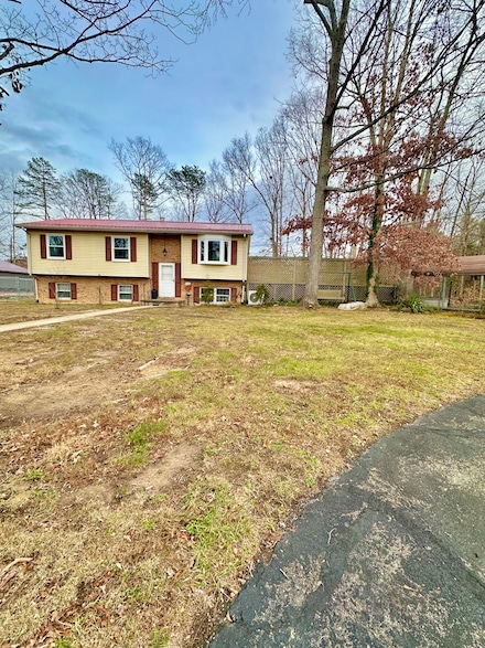 605 Chestnut St, Clifton Forge, VA 24422