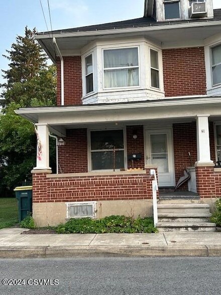 21 E Spruce St, Selinsgrove, PA 17870