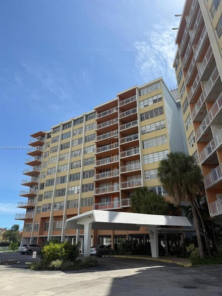 2025 NE 164th St Unit 406, North Miami Beach, FL 33162