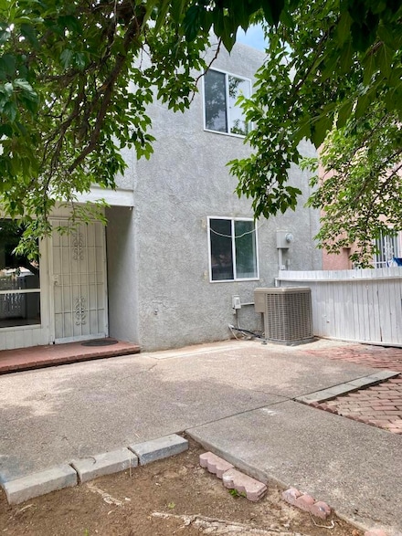 255 La Vida Nueva Del Este SW, Albuquerque, NM 87105