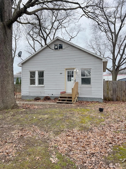 2921 Continental St, Norton Shores, MI 49444